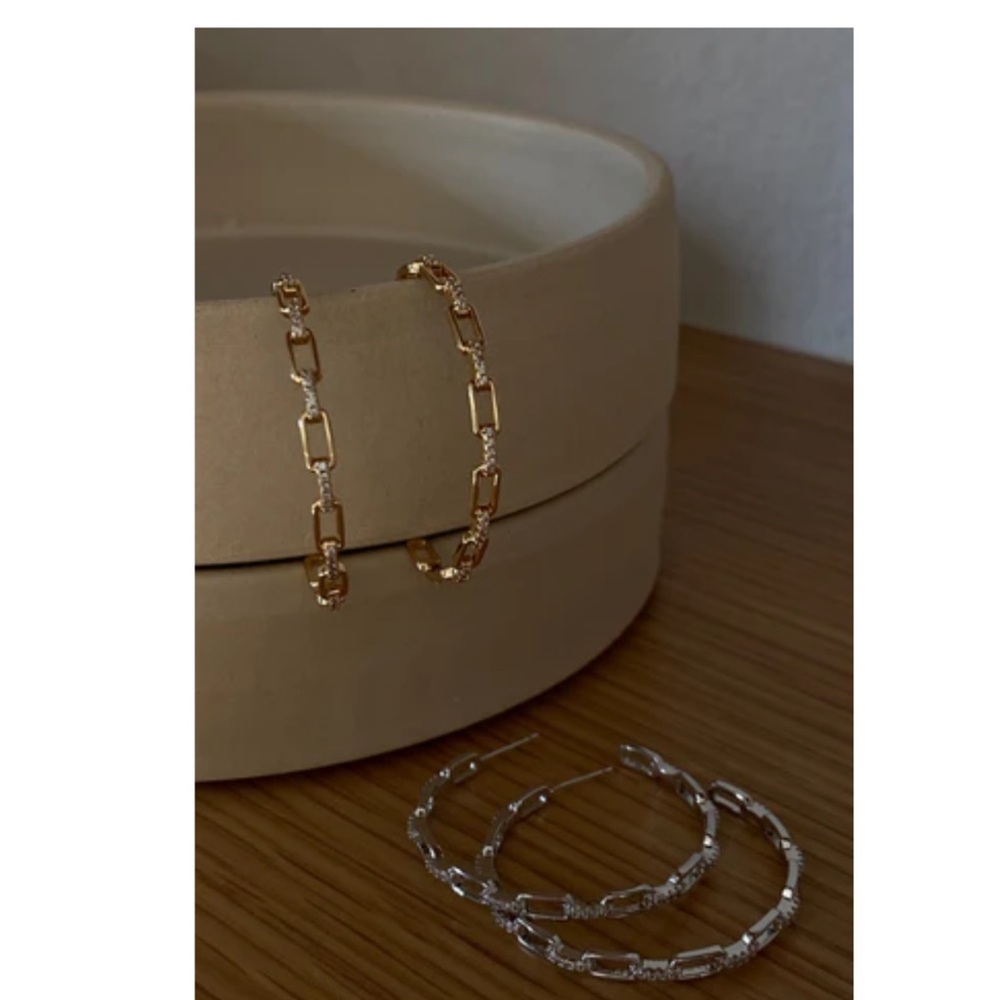 Lili Claspe Ever Link Hoops